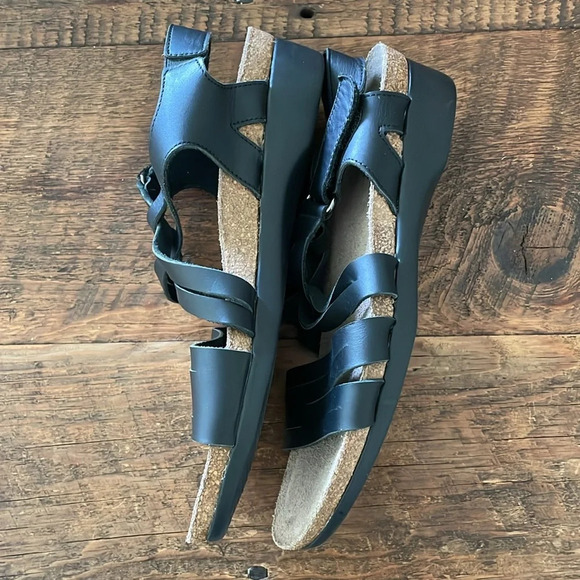 Munro Kaya Black Cork Sandals size 8.5 - Picture 2 of 4